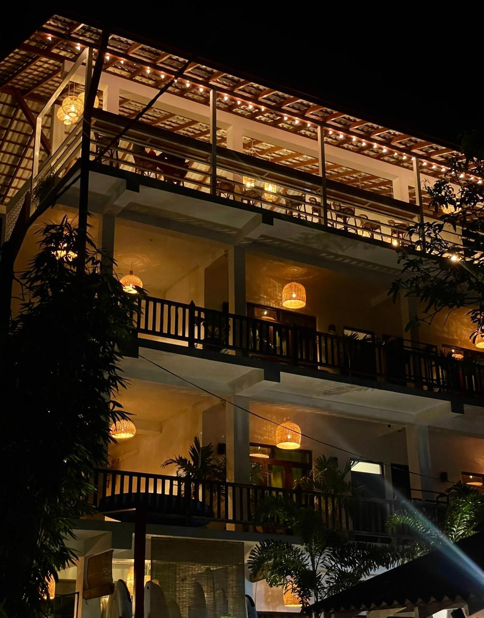 Lucky'S Surf Camp Bed & Breakfast Weligama Exterior foto