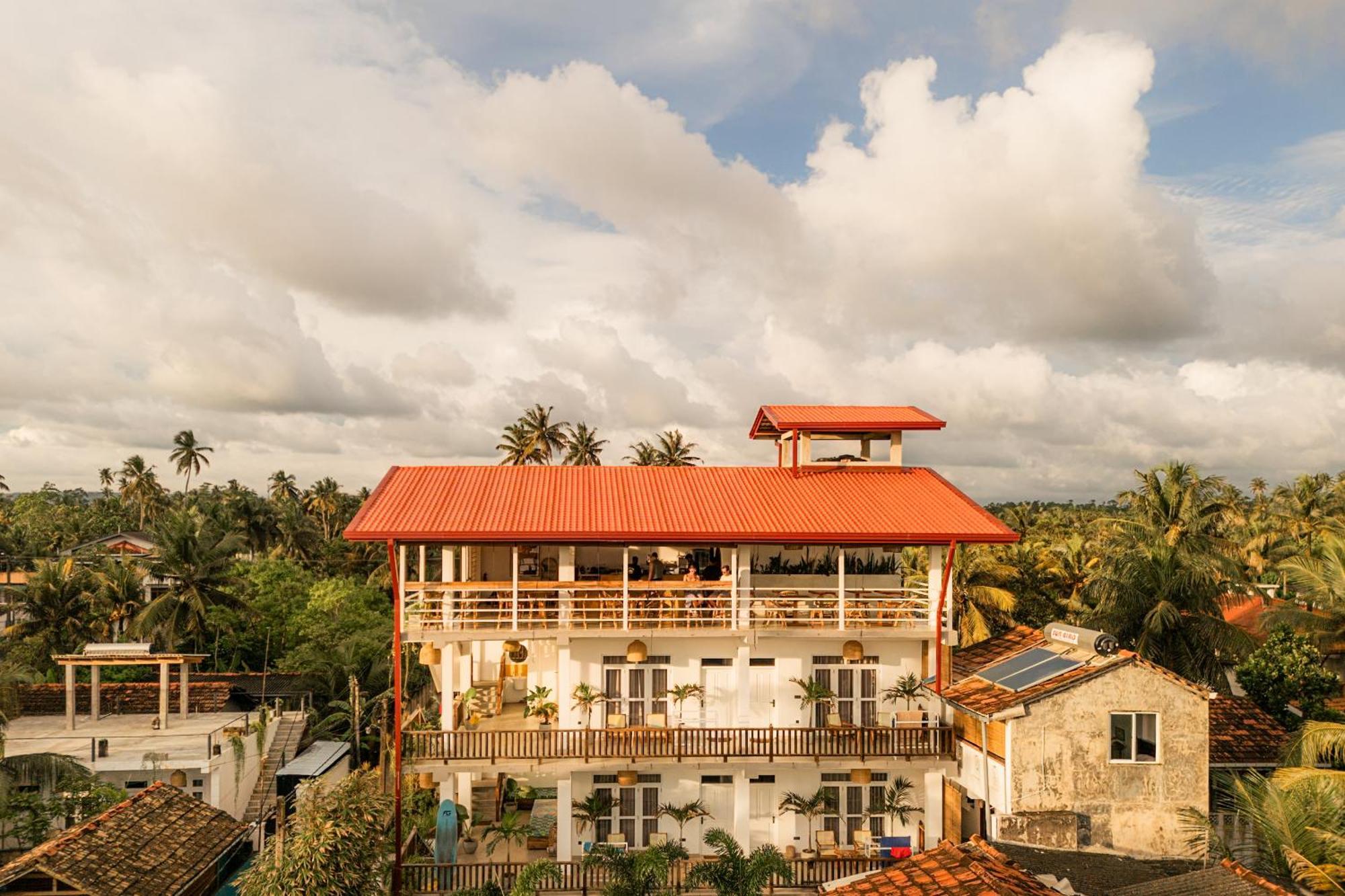 Lucky'S Surf Camp Bed & Breakfast Weligama Exterior foto
