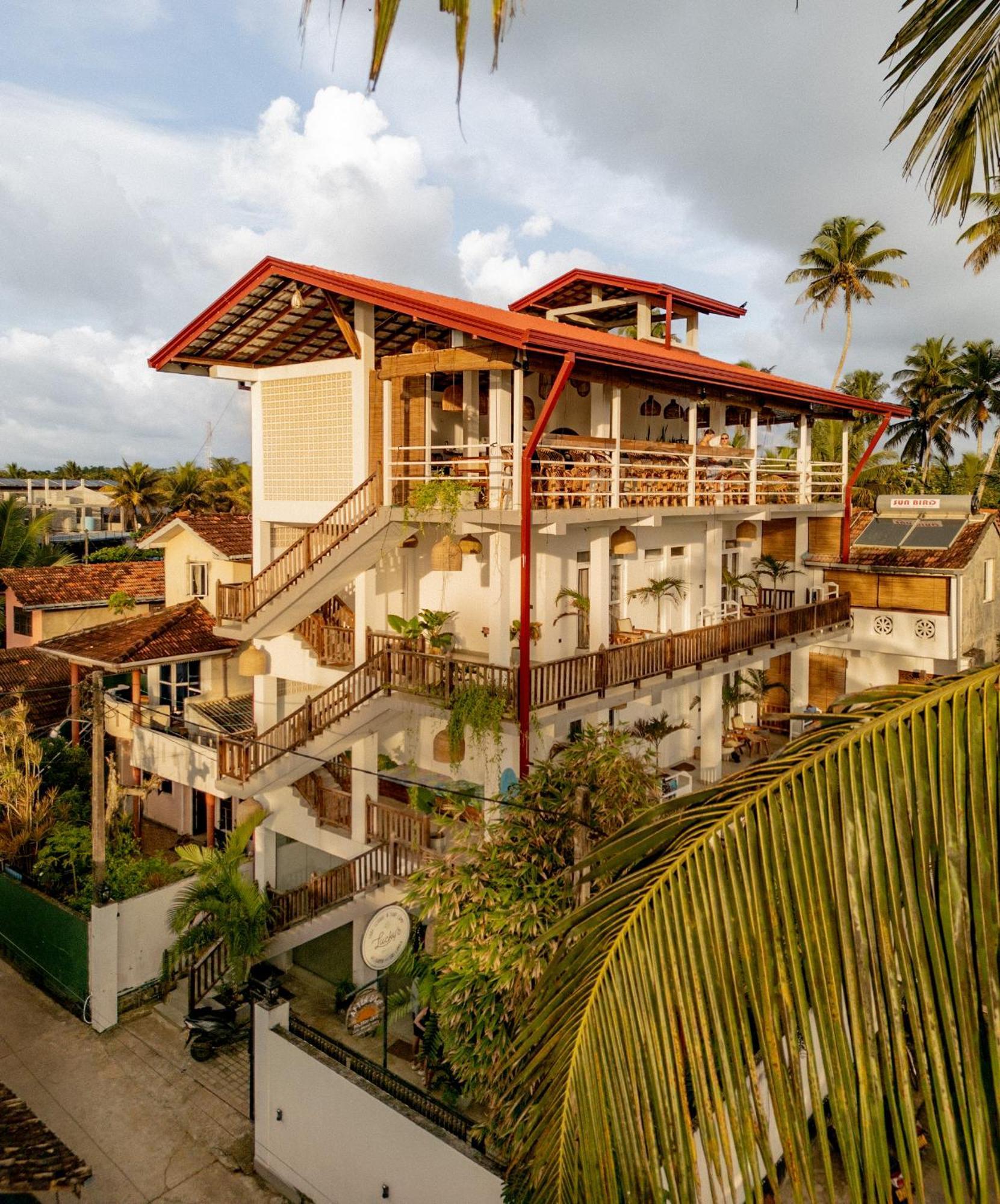 Lucky'S Surf Camp Bed & Breakfast Weligama Exterior foto