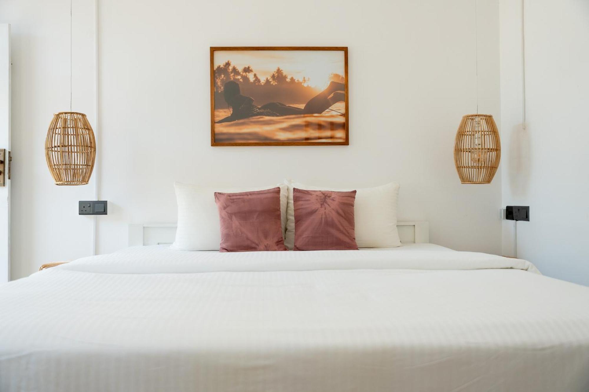 Lucky'S Surf Camp Bed & Breakfast Weligama Exterior foto