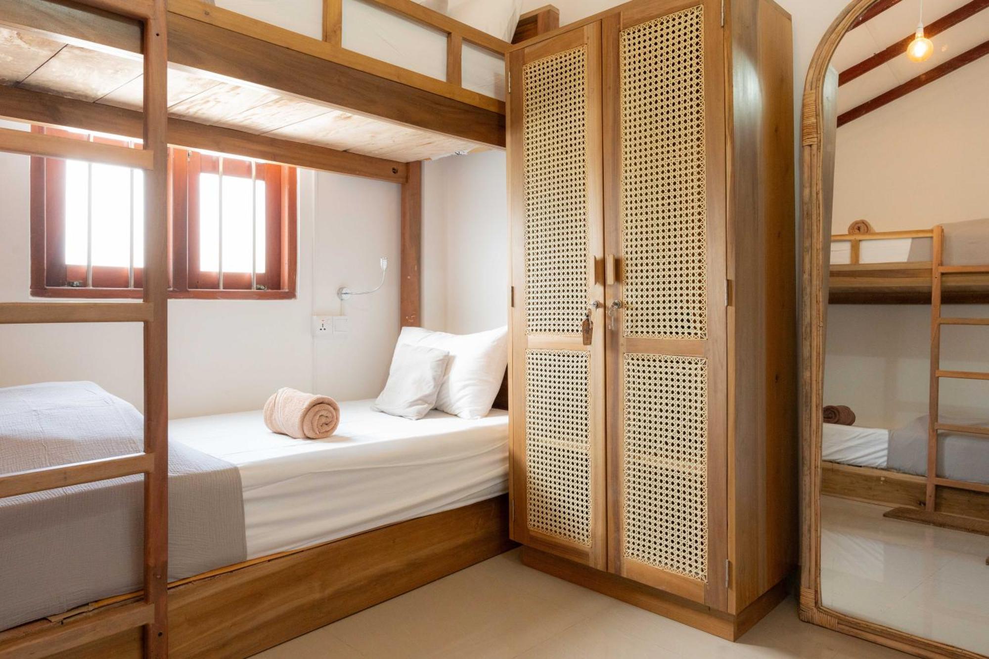Lucky'S Surf Camp Bed & Breakfast Weligama Exterior foto